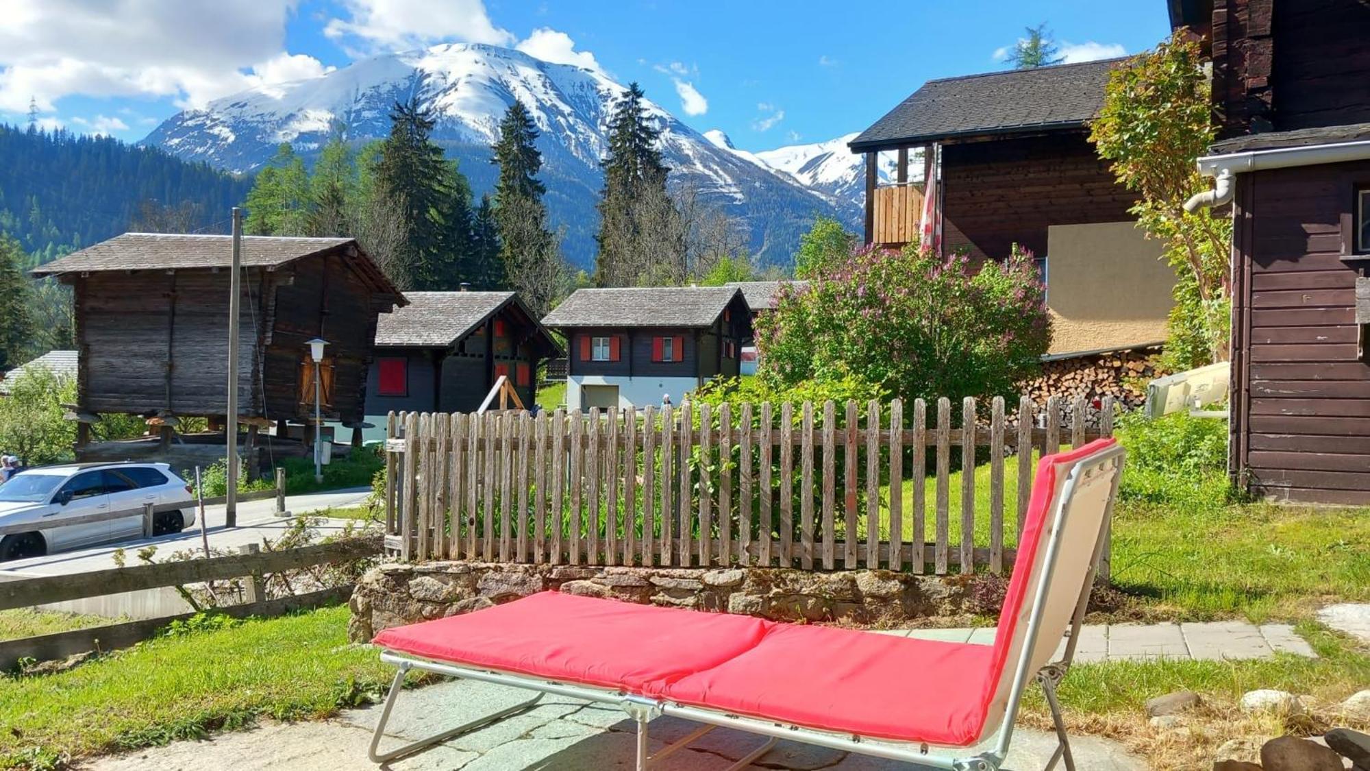 Heimeliges Walliserhaus Fiesch Exterior foto